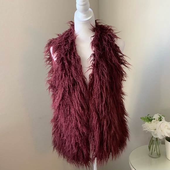 Romeo & Juliet Couture Jackets & Blazers - ROMEO & JULIET Burgundy Faux Fur Vest